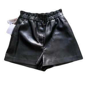 NWT Aritzia Wilfred Women’s Size 10 Soft Black Faux High Waisted Leather Shorts